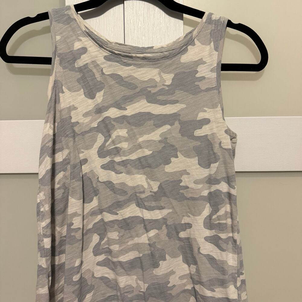 Old Navy EveryWear Womens XS Gray Camo Sleeveless Swing Tank Top Lightweight
